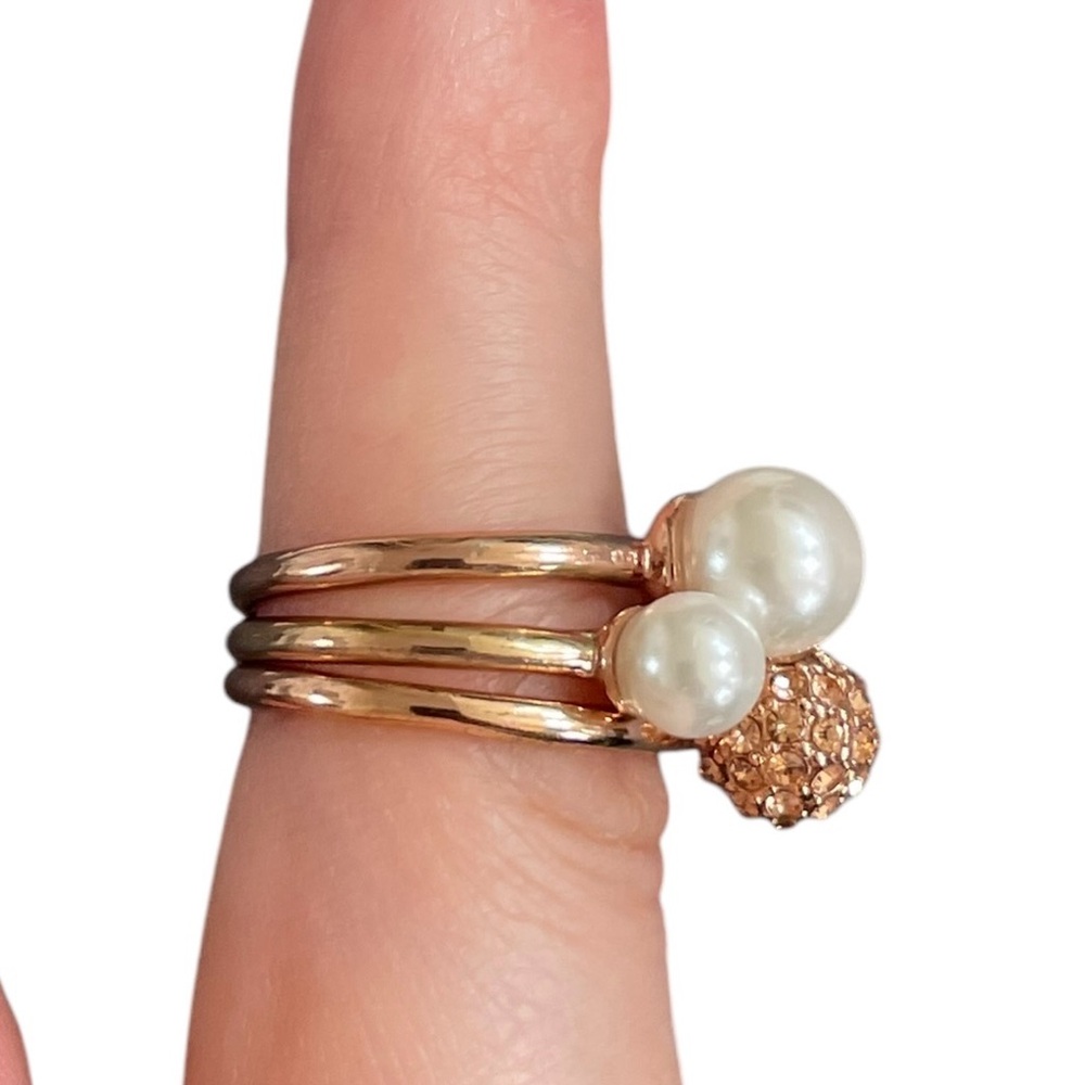 BANANA REPUBLIC Rose Gold Stack of 3 Rings Faux Pearl and Rhinestone Cluster - Picture 10 of 10